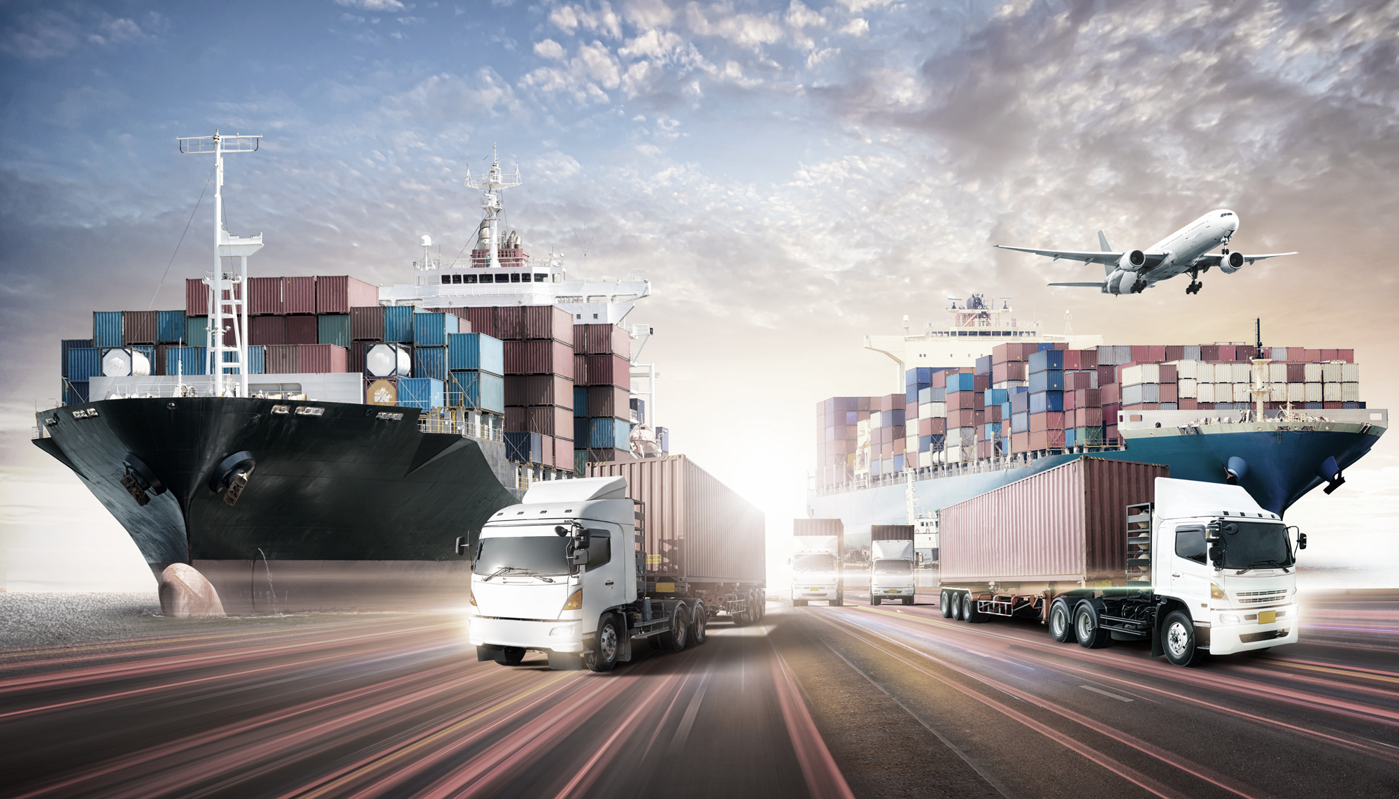 Containerschiff und Frachttransport im Hafen